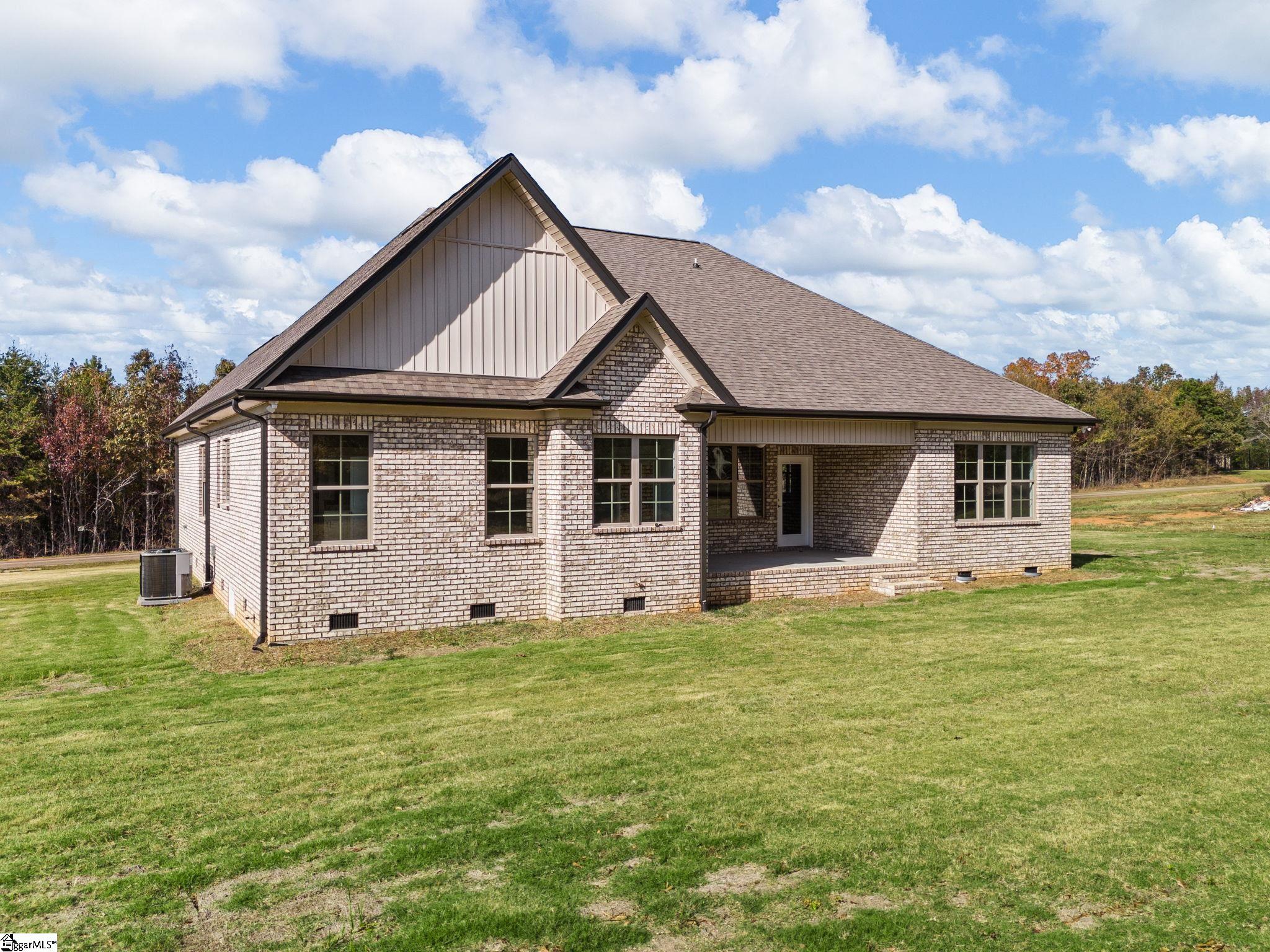291 Robbins Road Chesnee, SC 29323