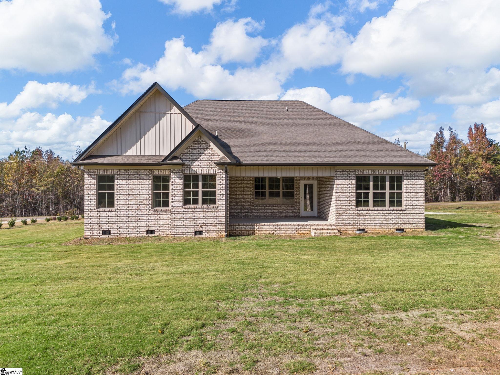 291 Robbins Road Chesnee, SC 29323