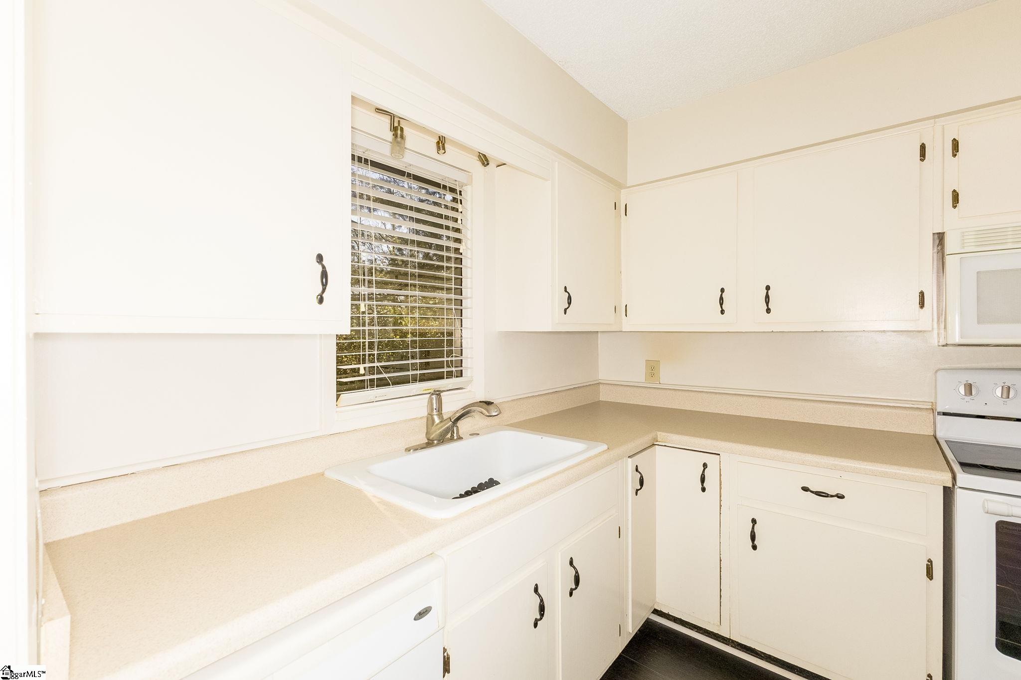 125 Inglewood Way Greenville, SC 29615