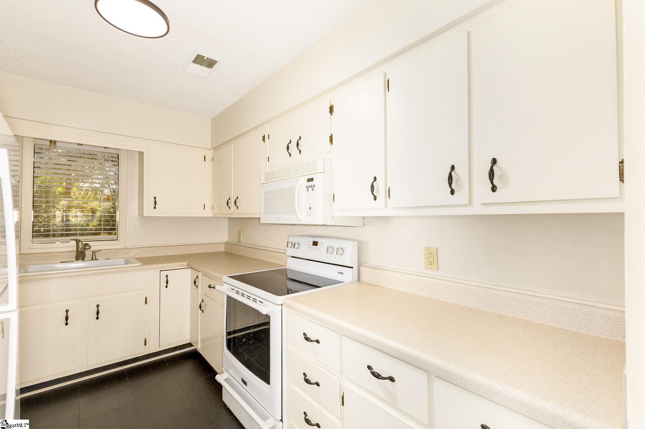 125 Inglewood Way Greenville, SC 29615