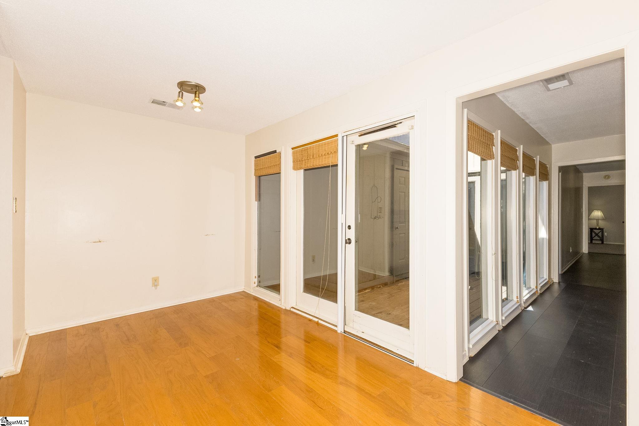 125 Inglewood Way Greenville, SC 29615