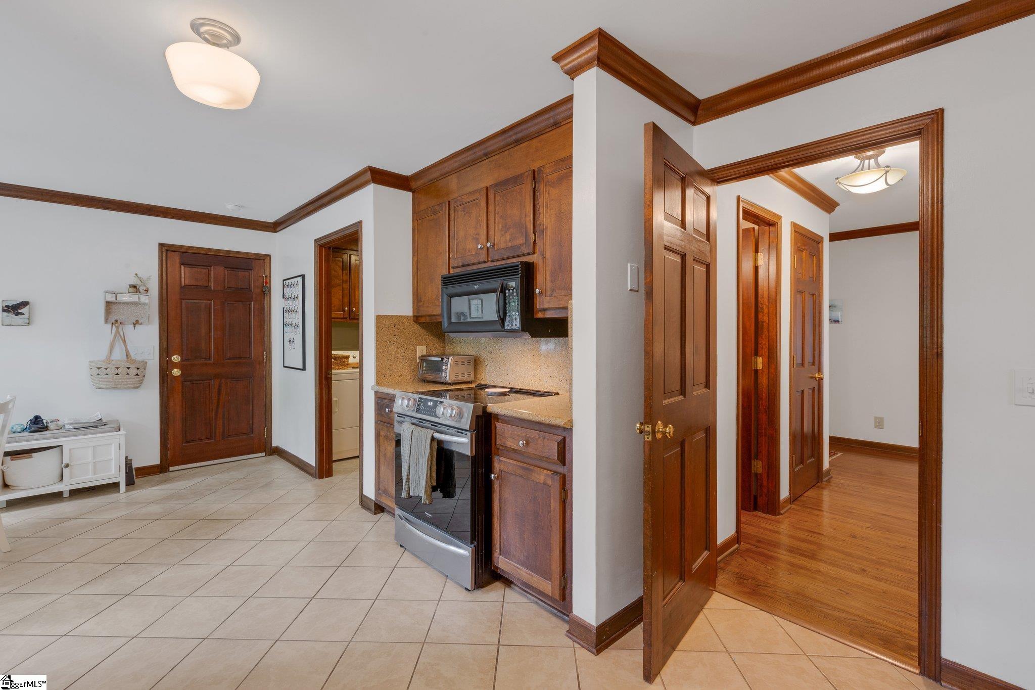 304 Oak Brook Way Taylors, SC 29687-6619