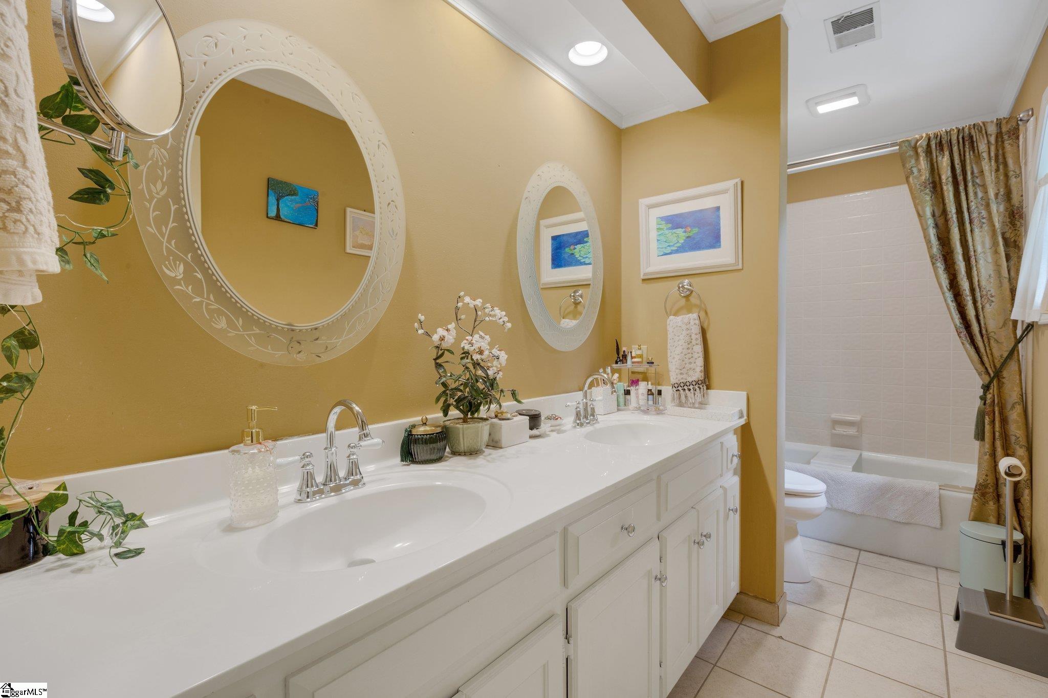 304 Oak Brook Way Taylors, SC 29687-6619