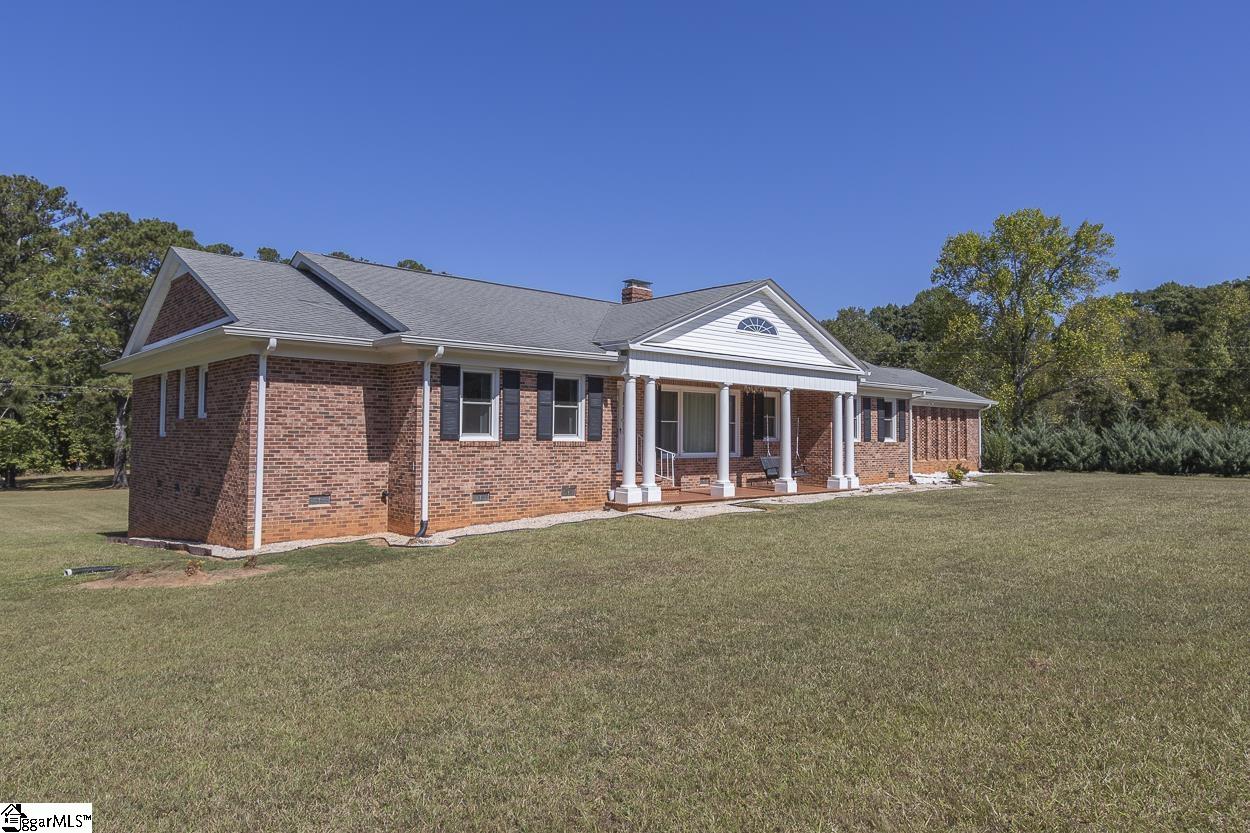 2486 W Highway Abbeville, SC 29620