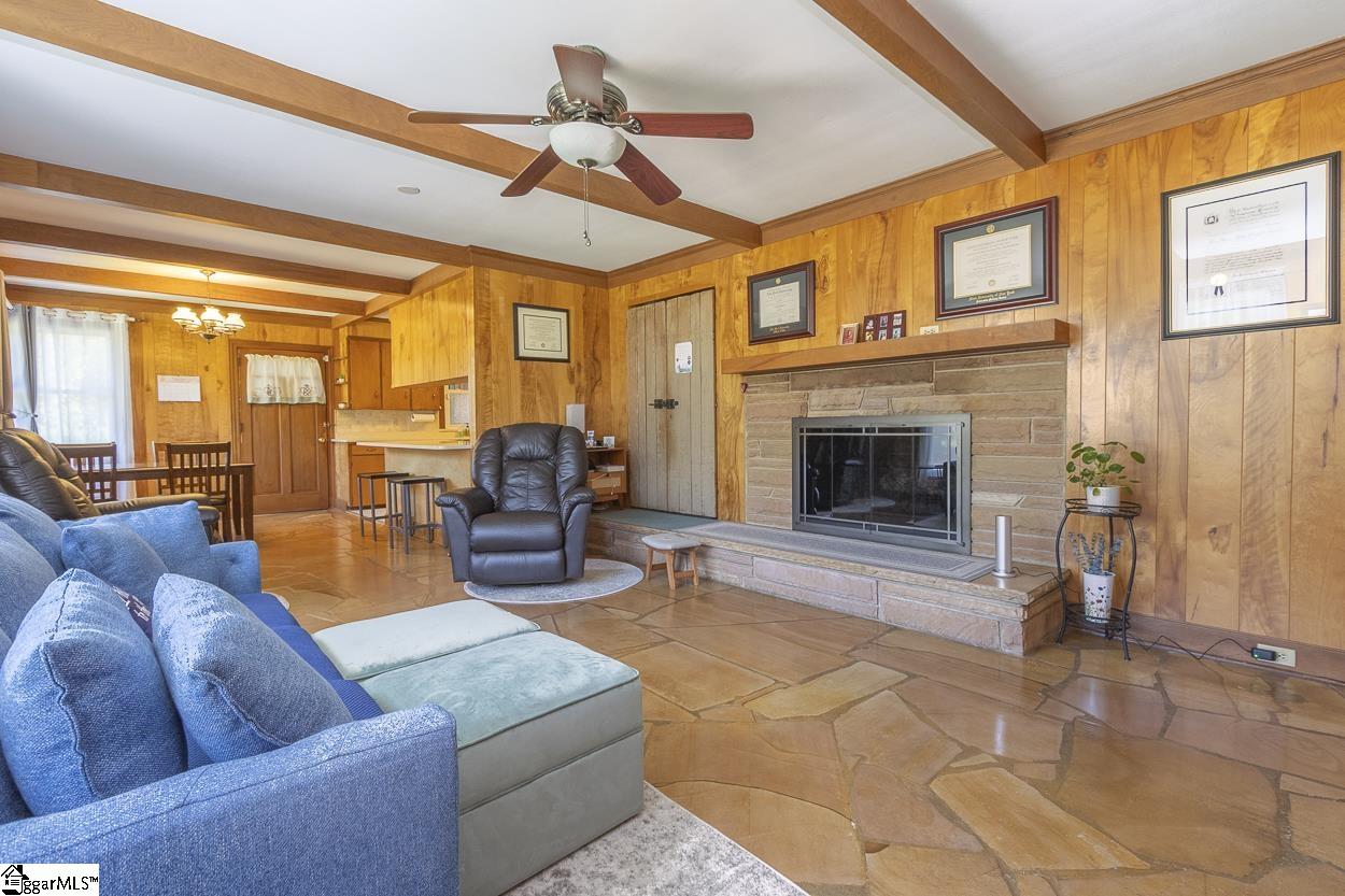 2486 W Highway Abbeville, SC 29620