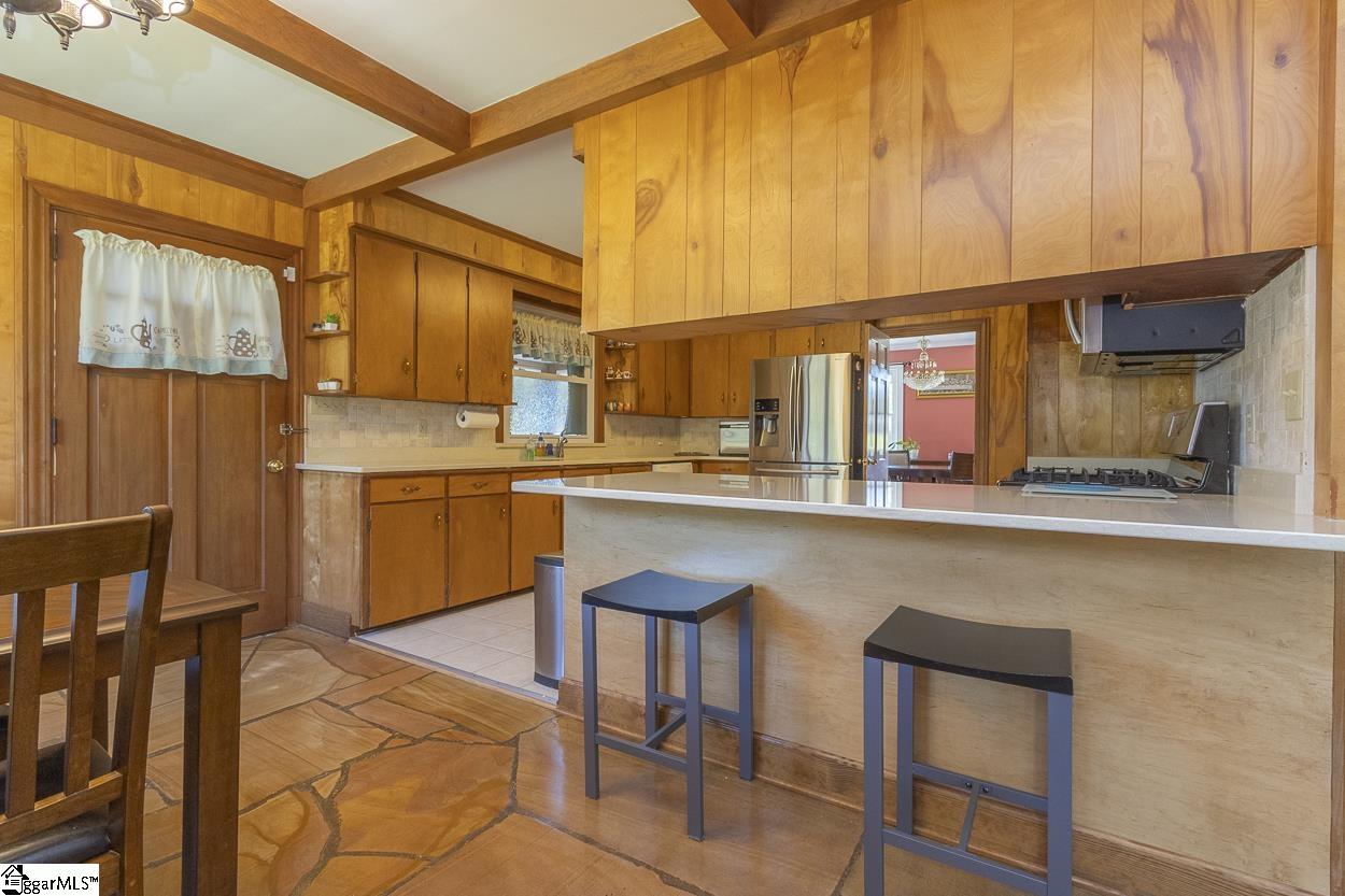 2486 W Highway Abbeville, SC 29620