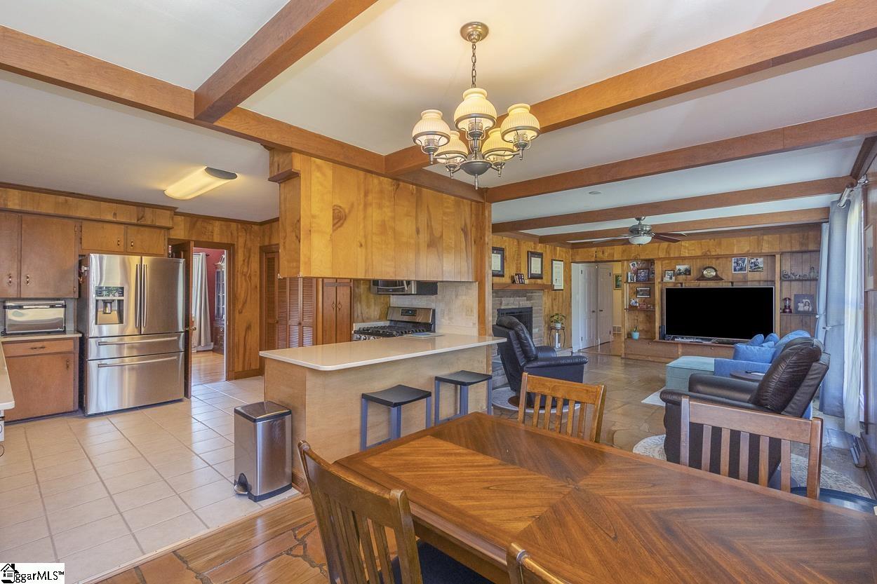 2486 W Highway Abbeville, SC 29620