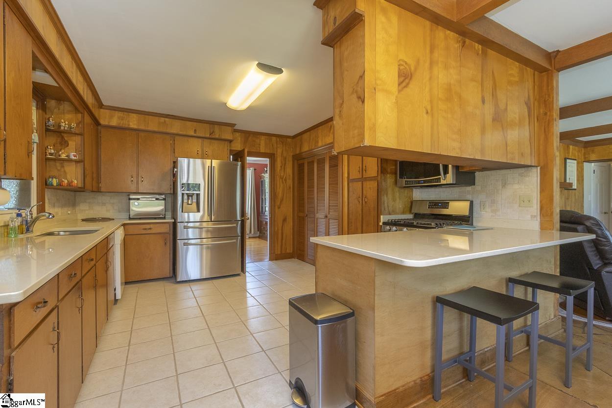 2486 W Highway Abbeville, SC 29620