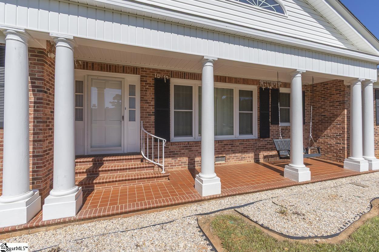 2486 W Highway Abbeville, SC 29620
