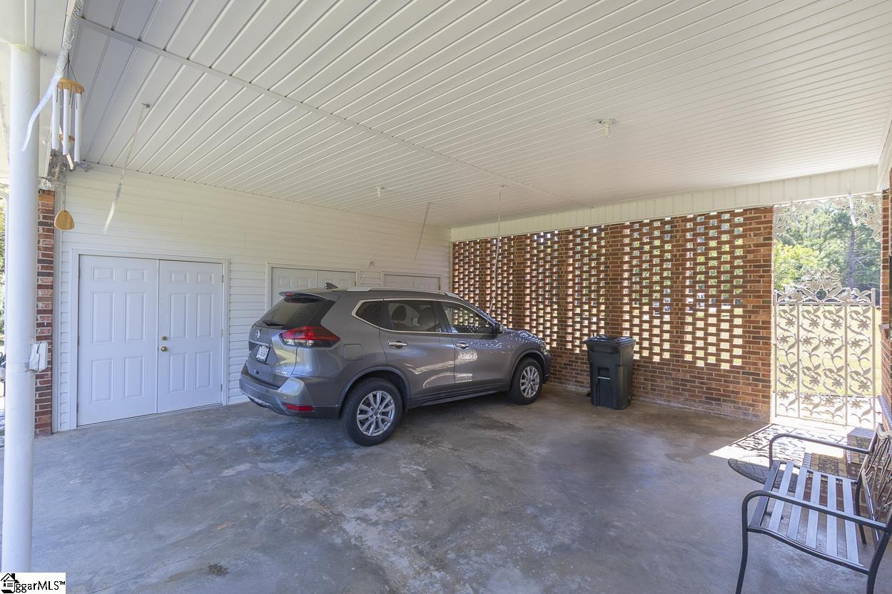 2486 W Highway Abbeville, SC 29620