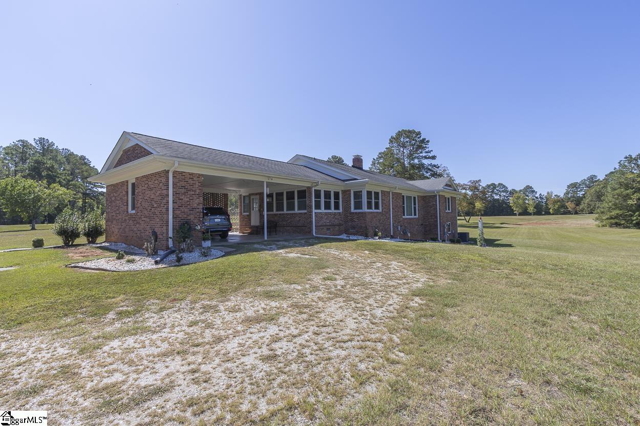 2486 W Highway Abbeville, SC 29620
