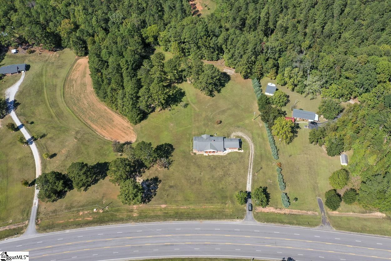 2486 W Highway Abbeville, SC 29620