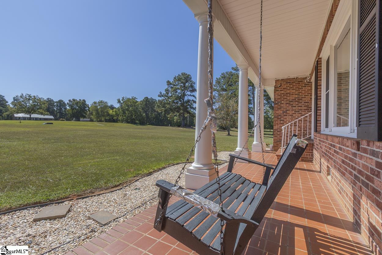 2486 W Highway Abbeville, SC 29620