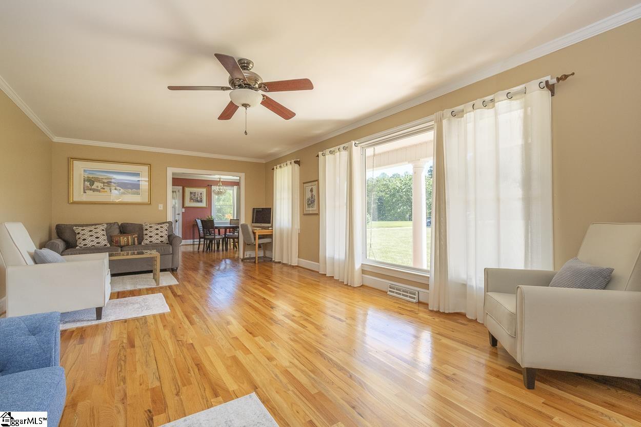 2486 W Highway Abbeville, SC 29620