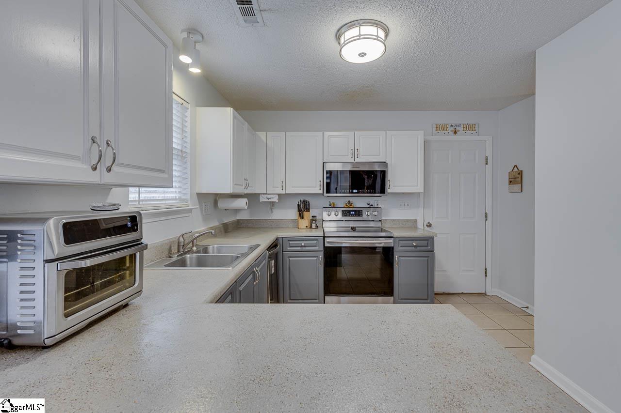 10 Madera Trail Simpsonville, SC 29680