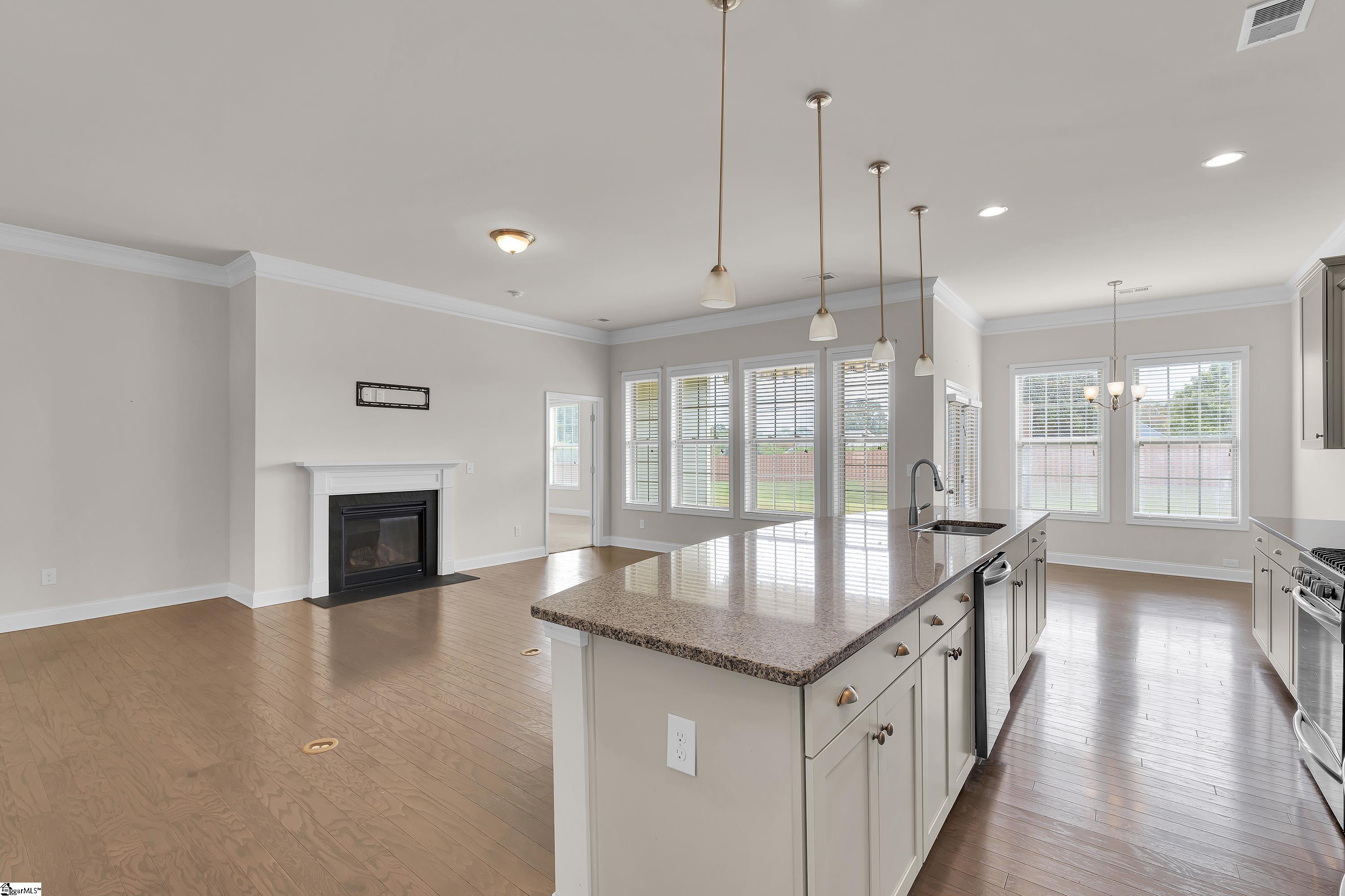 8 Common Oaks Court Simpsonville, SC 29681