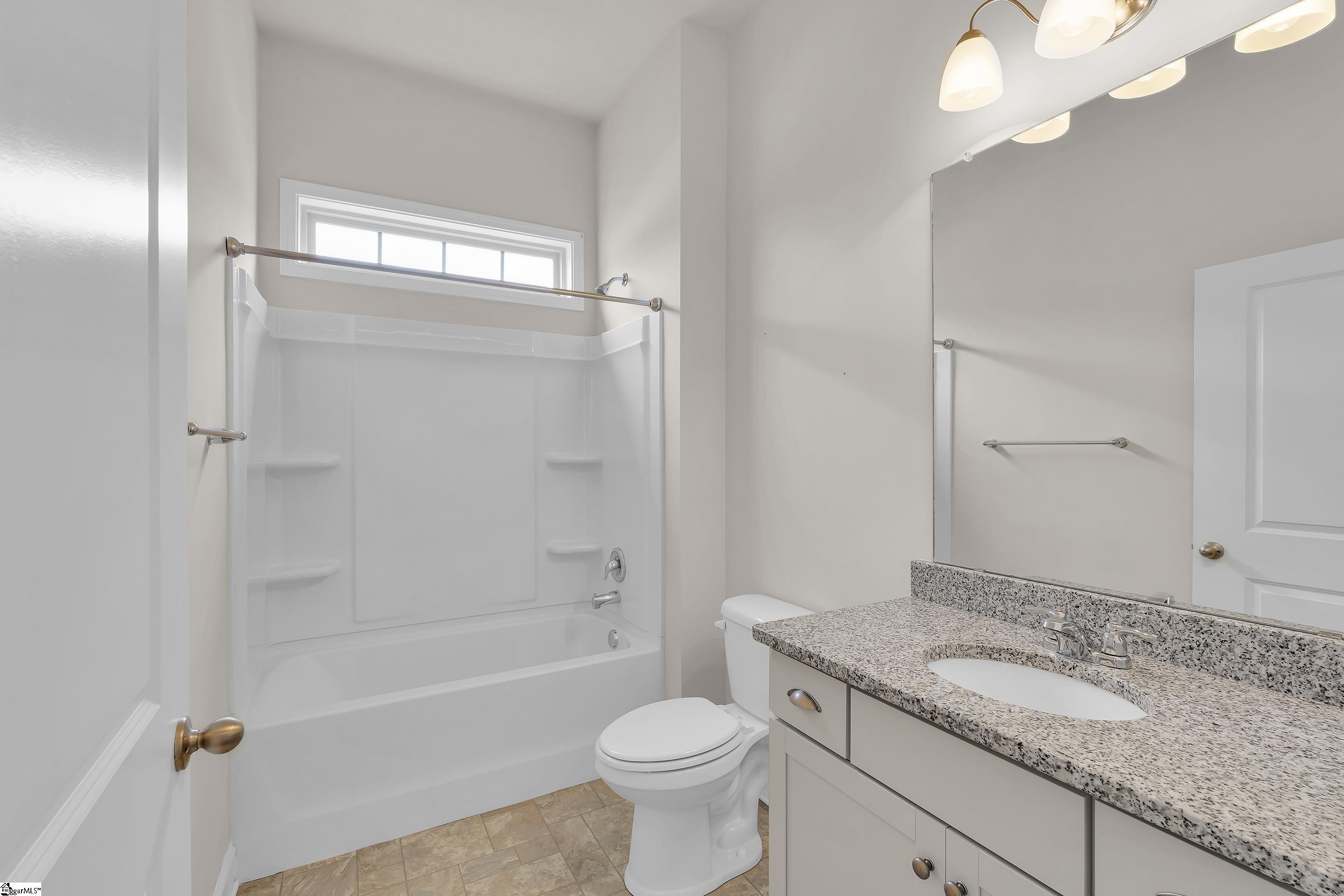 8 Common Oaks Court Simpsonville, SC 29681