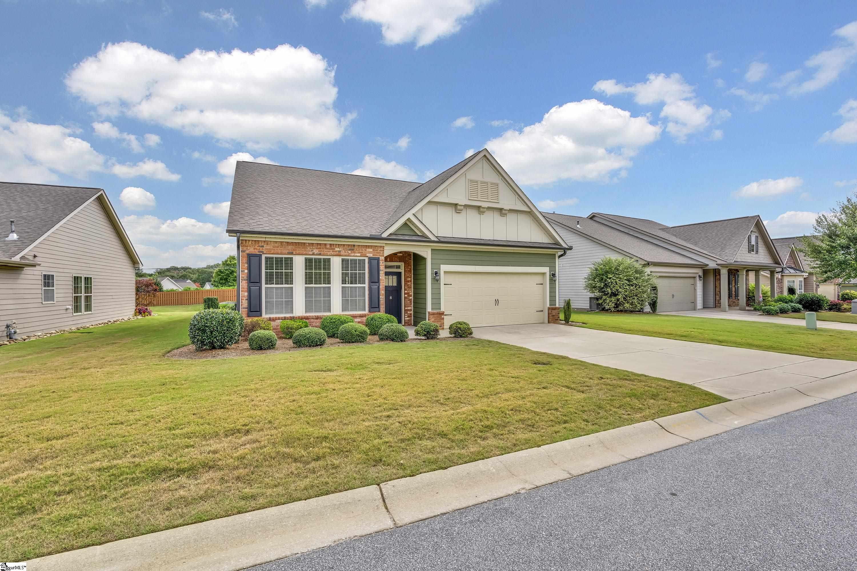 8 Common Oaks Court Simpsonville, SC 29681