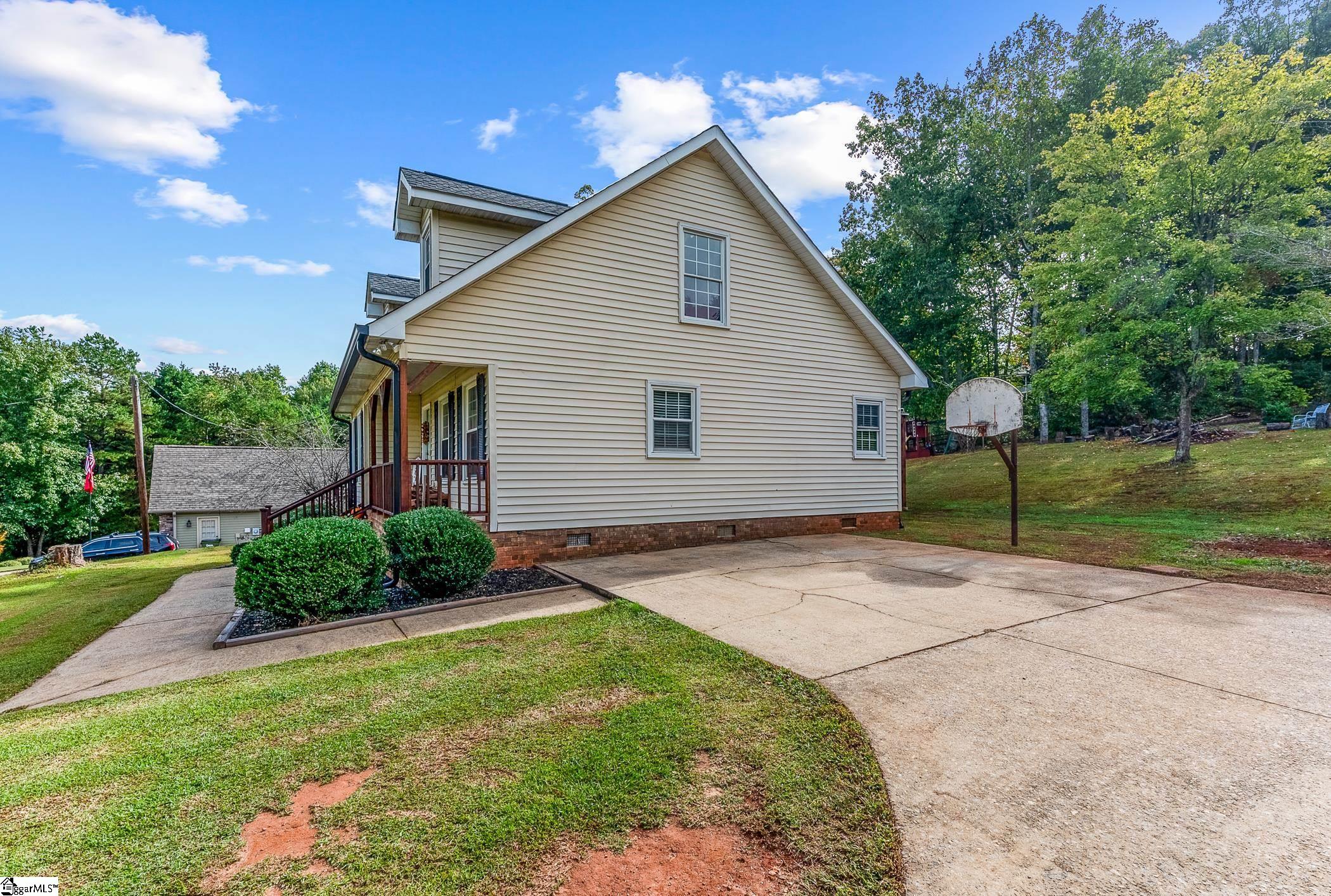 28 Jesse Court Taylors, SC 29687