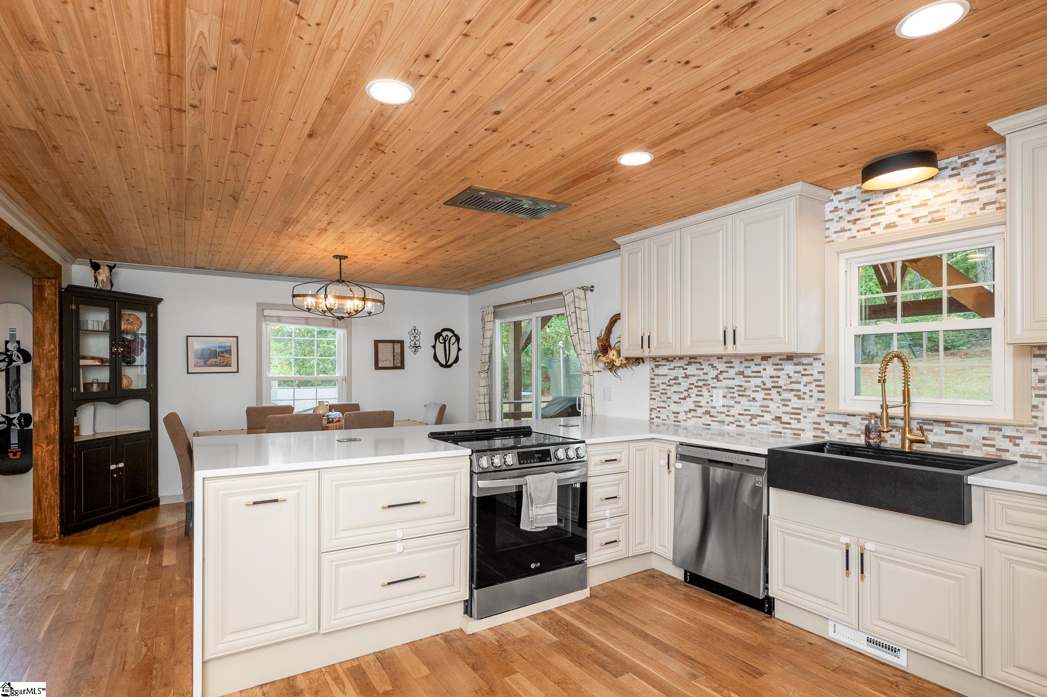 28 Jesse Court Taylors, SC 29687