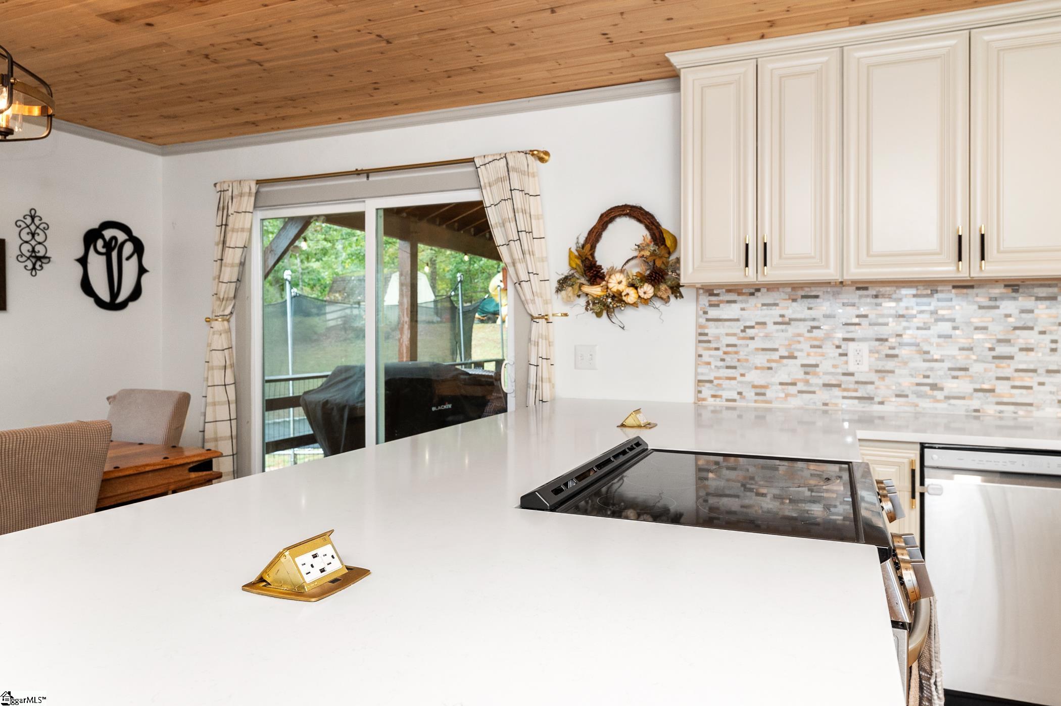 28 Jesse Court Taylors, SC 29687
