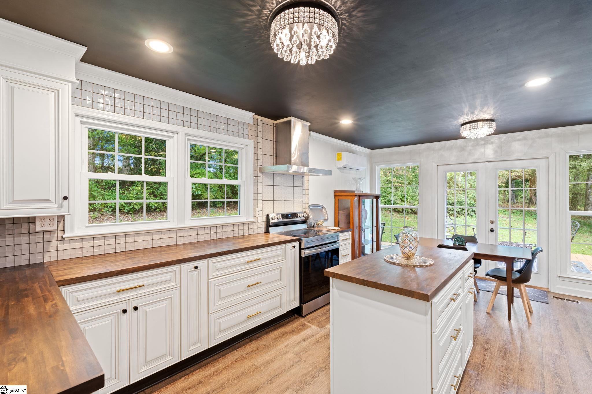 151 Hammond Drive Taylors, SC 29687