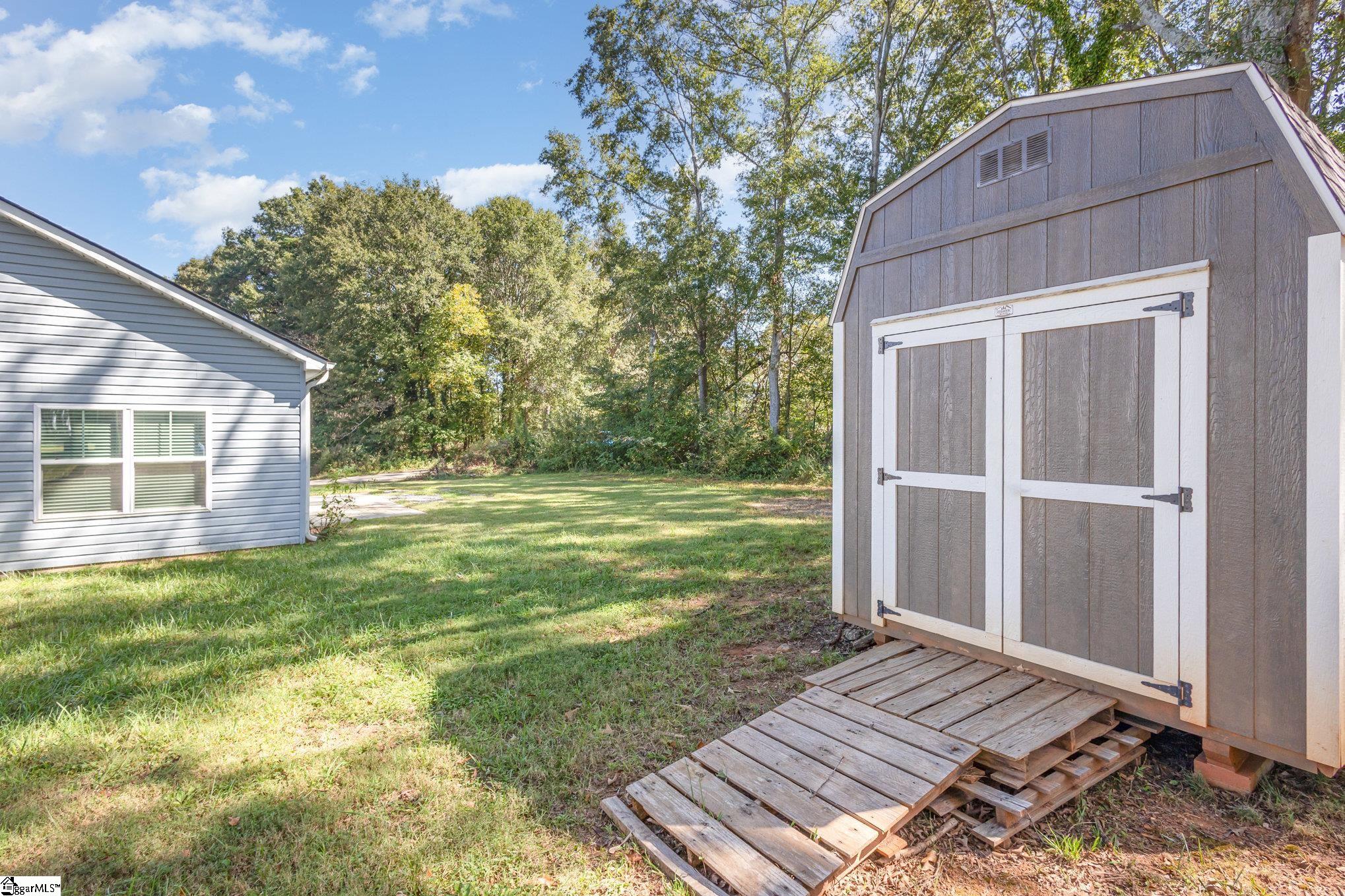 3 W 1st Street Williamston, SC 29697