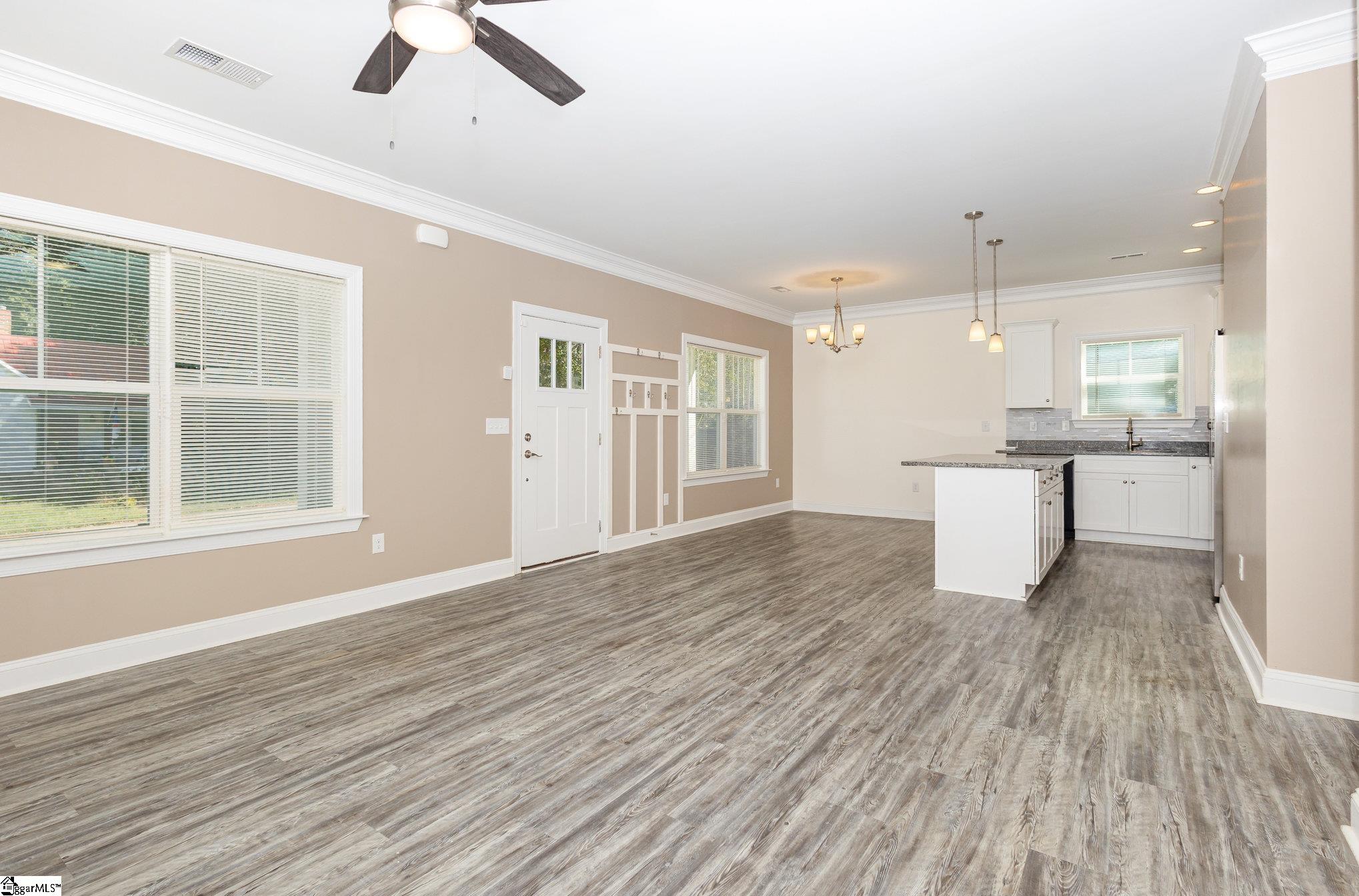 3 W 1st Street Williamston, SC 29697