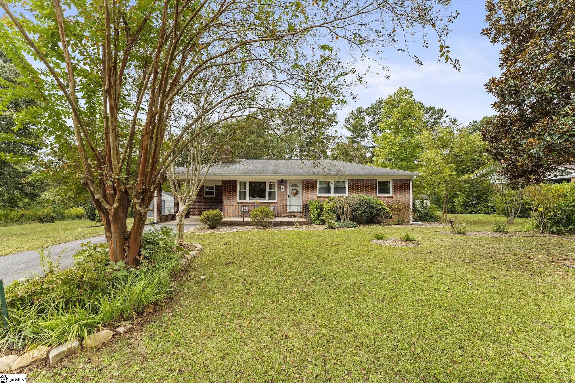 17 Poplar Street Woodruff, SC 29388