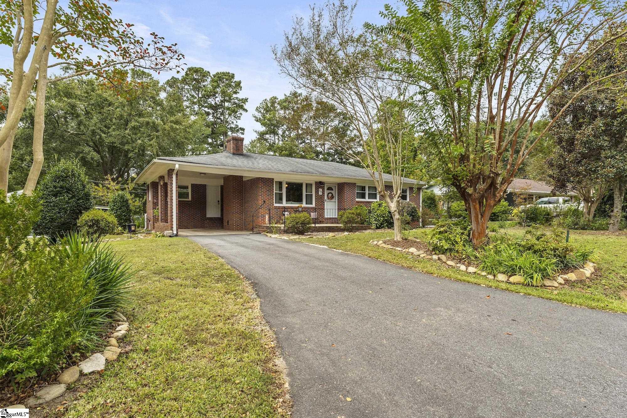 17 Poplar Street Woodruff, SC 29388