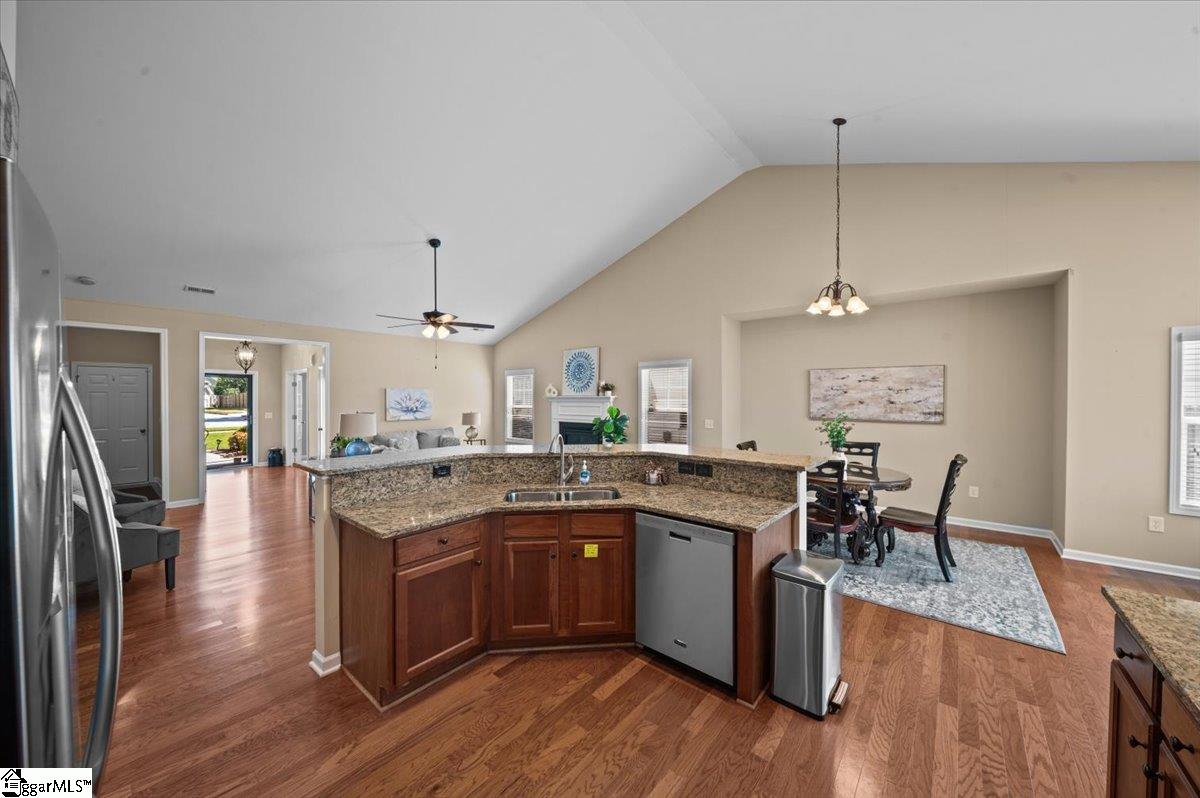 237 Medoc Lane Moore, SC 29369