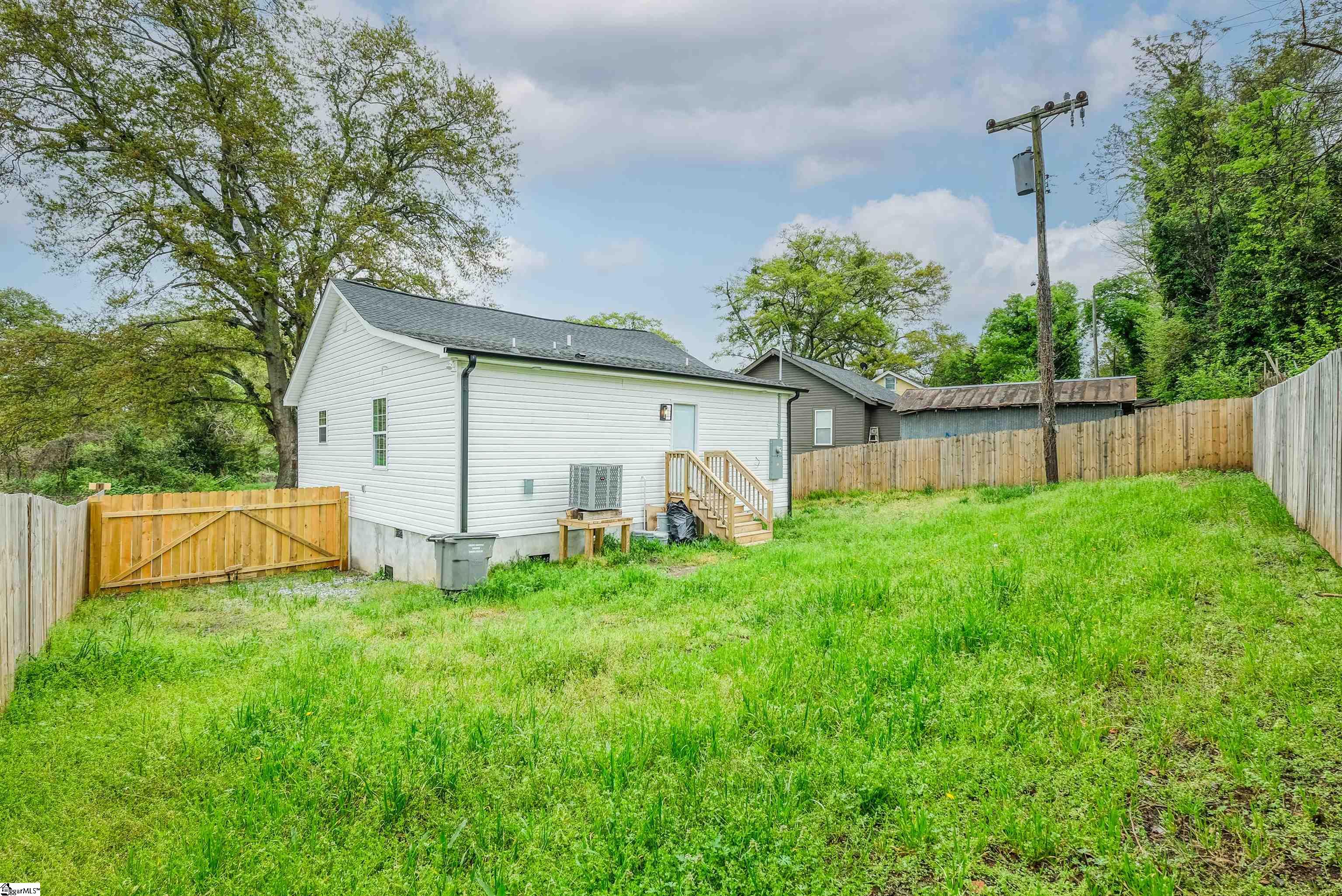 23 Ross Street Greenville, SC 29611
