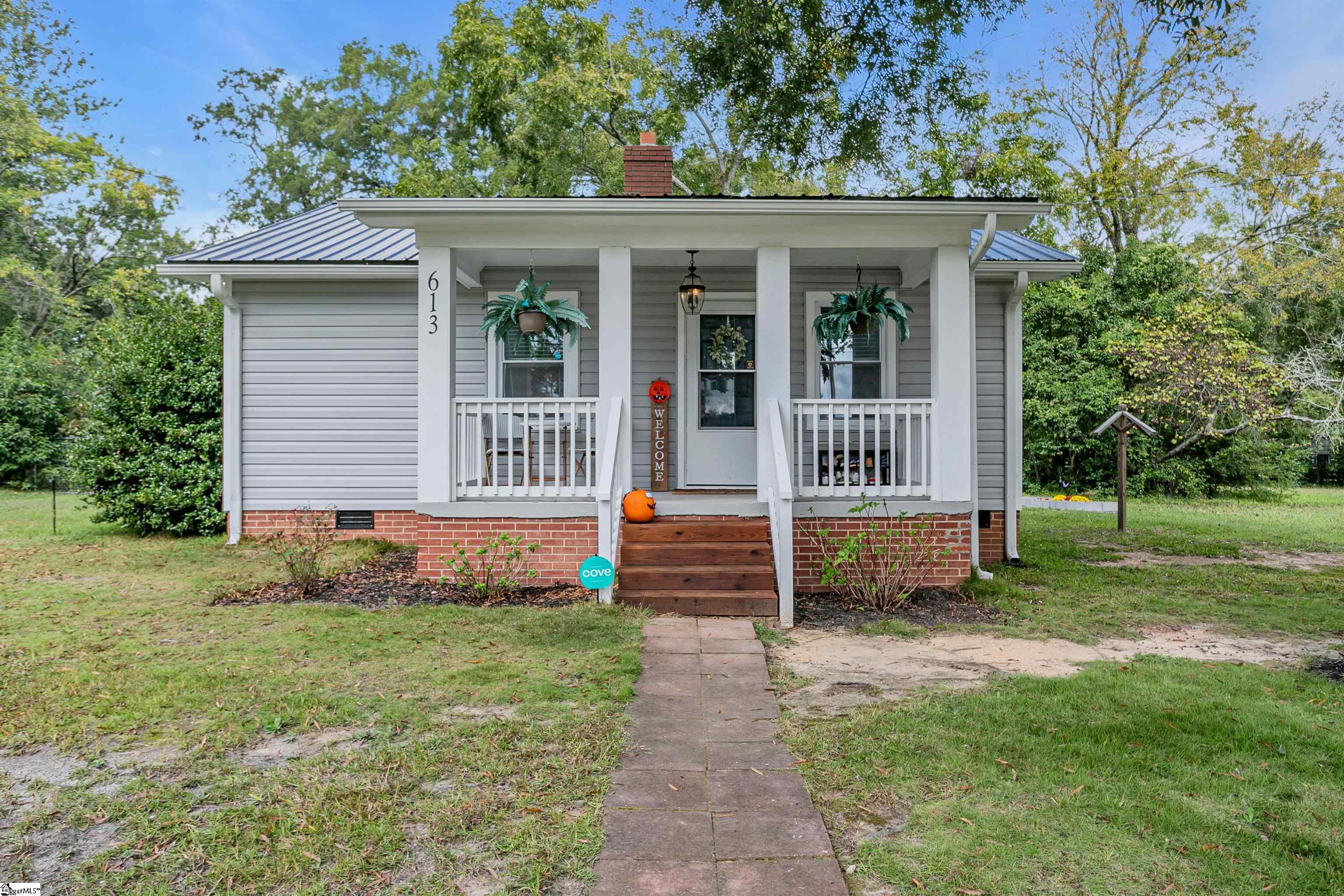 613 E Florida Avenue Clinton, SC 29325