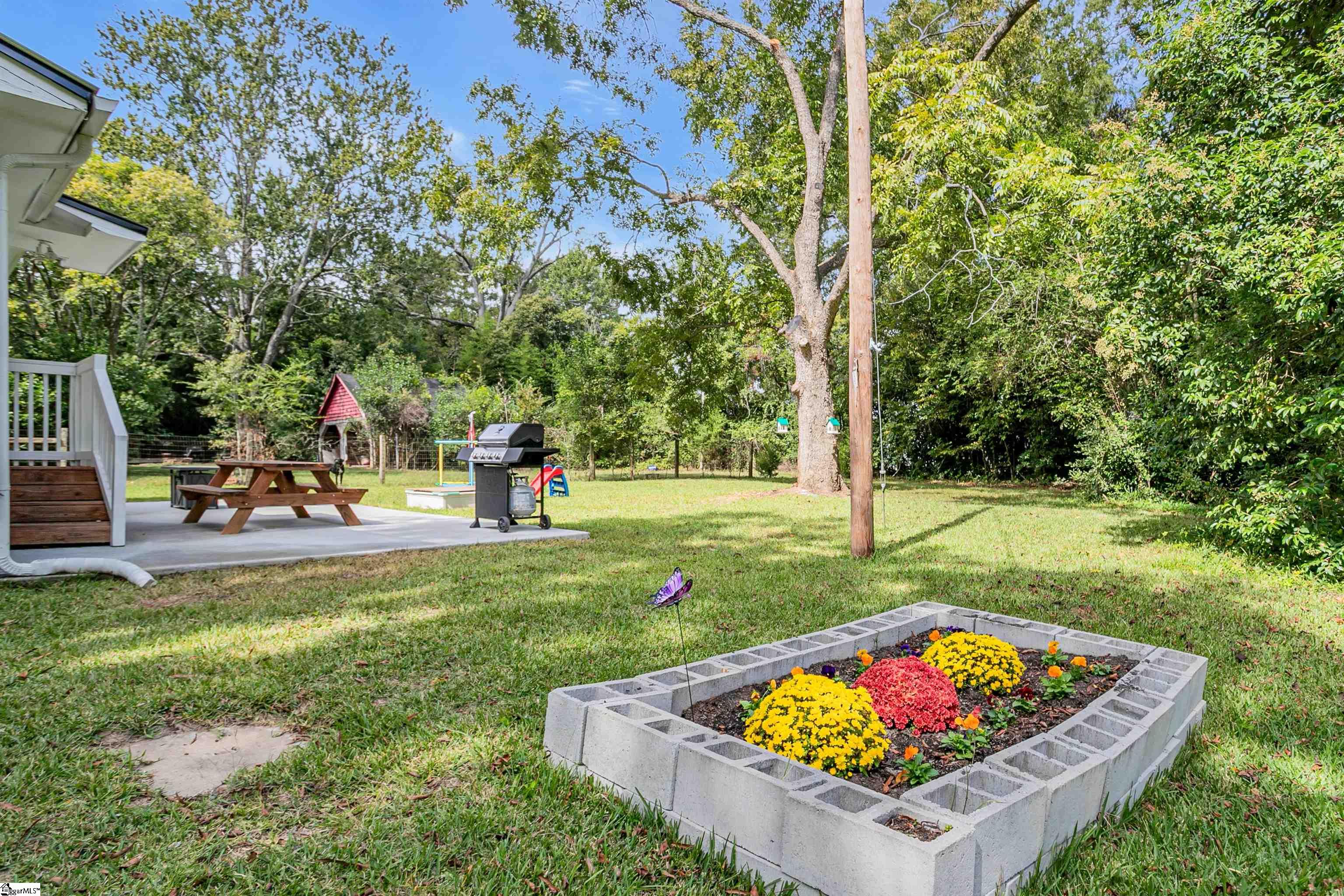 613 E Florida Avenue Clinton, SC 29325