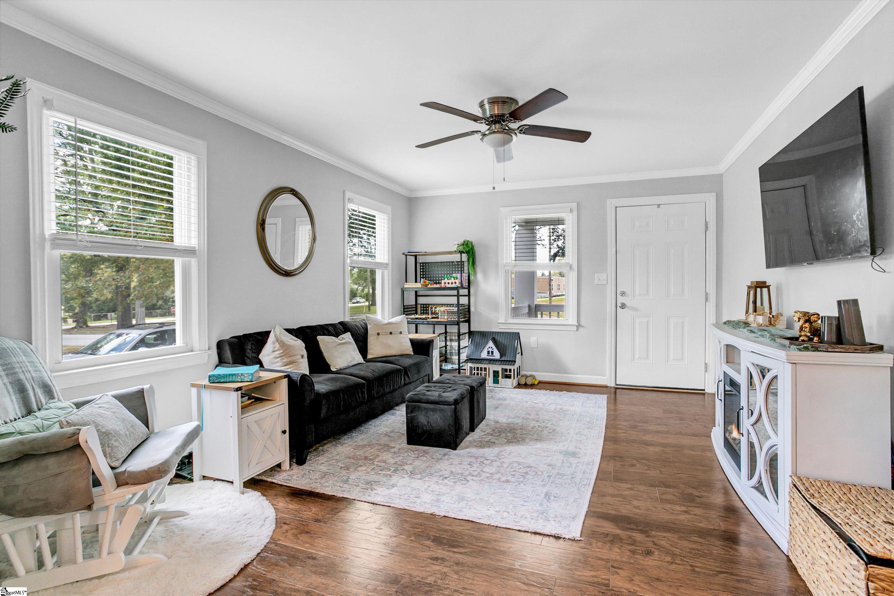 613 E Florida Avenue Clinton, SC 29325