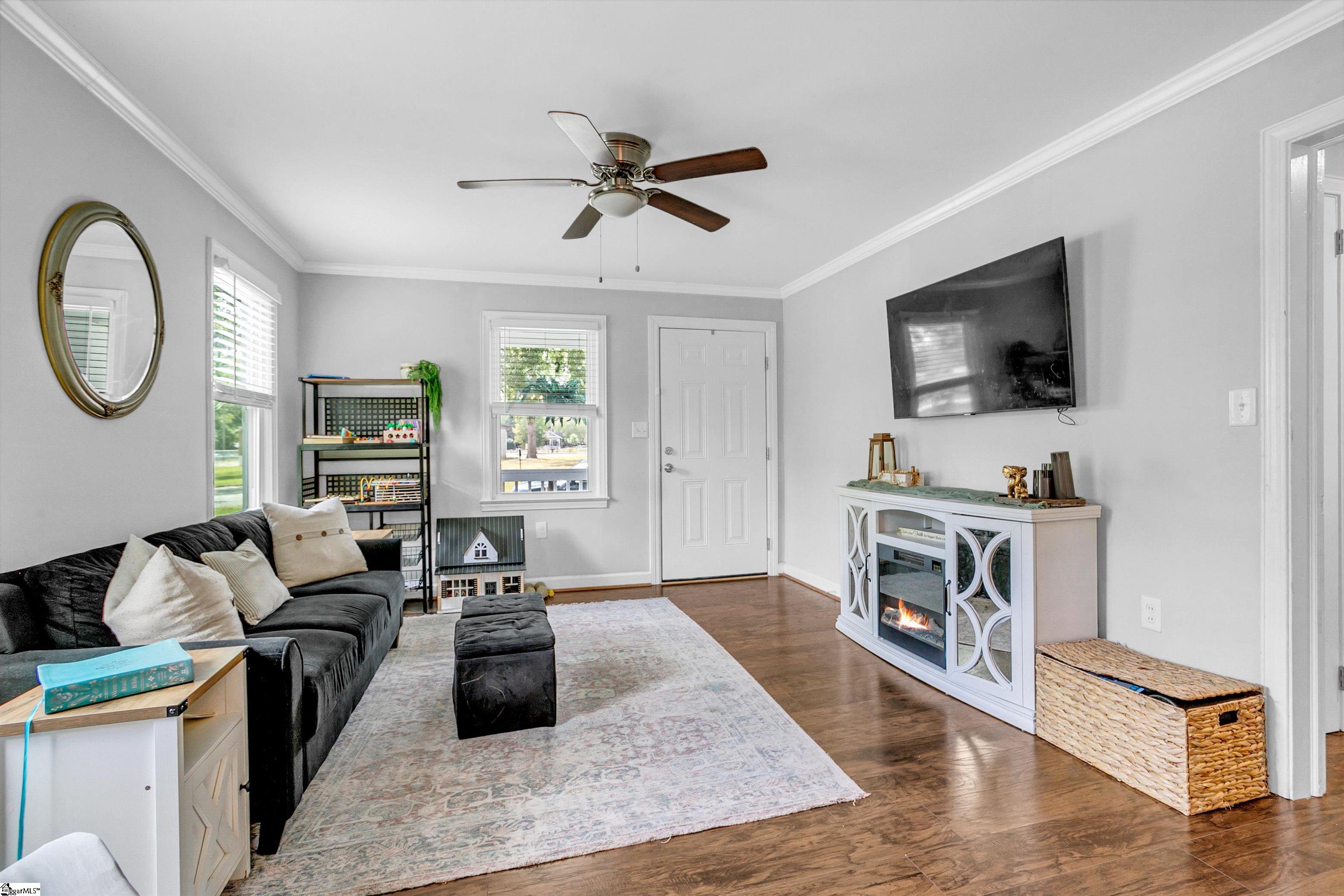 613 E Florida Avenue Clinton, SC 29325