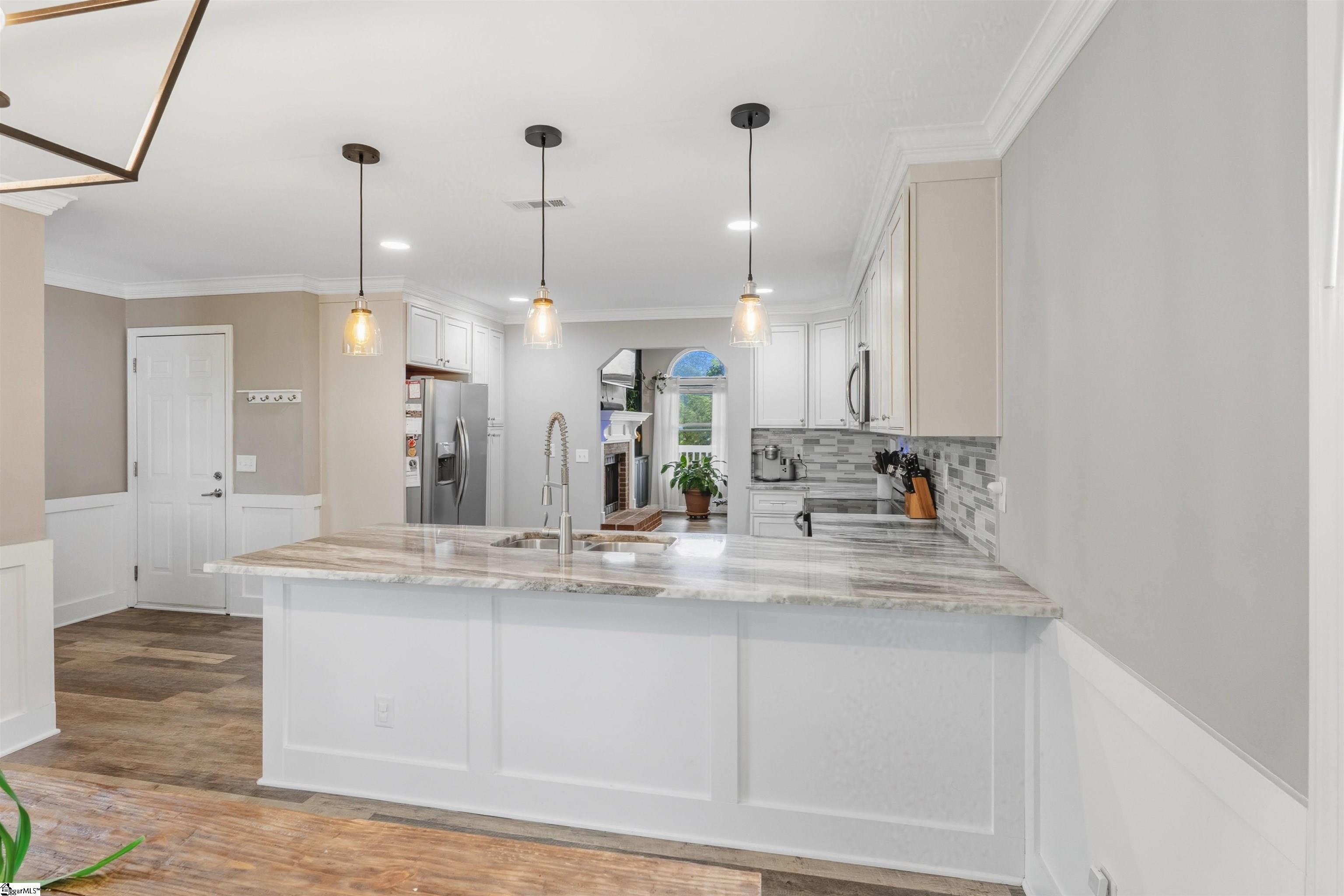 146 W McElhaney Road Taylors, SC 29687