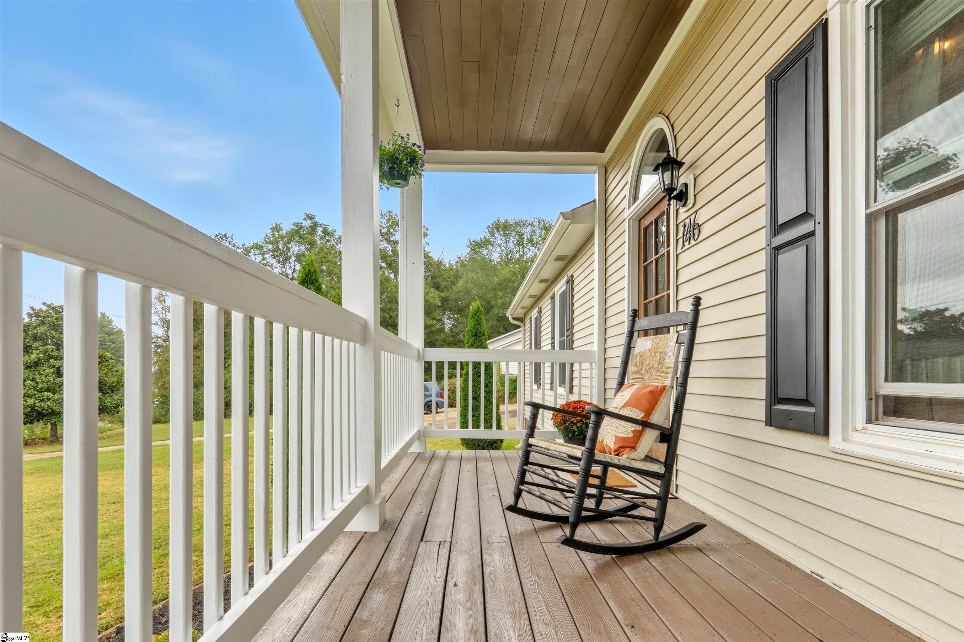 146 W McElhaney Road Taylors, SC 29687