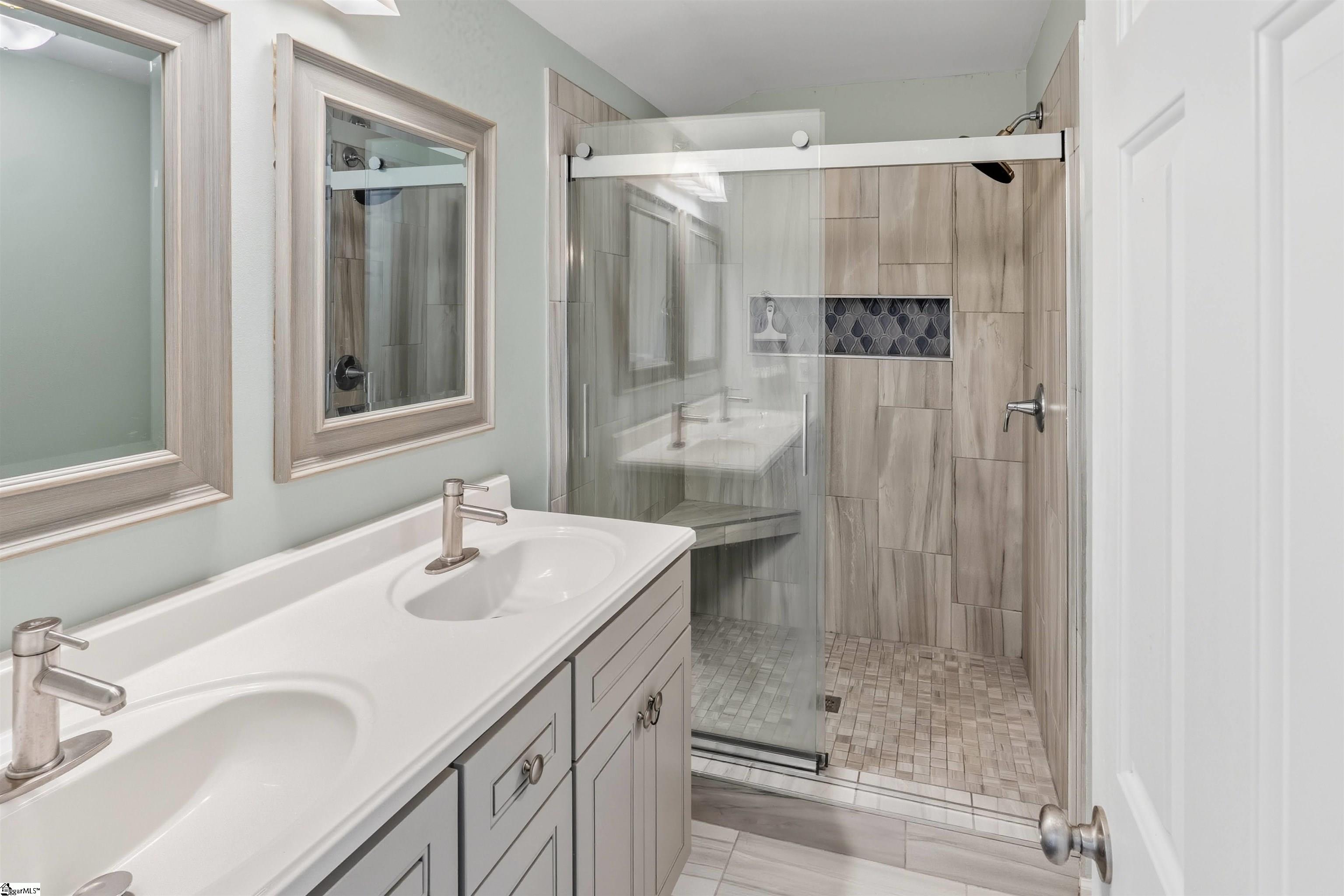 146 W McElhaney Road Taylors, SC 29687