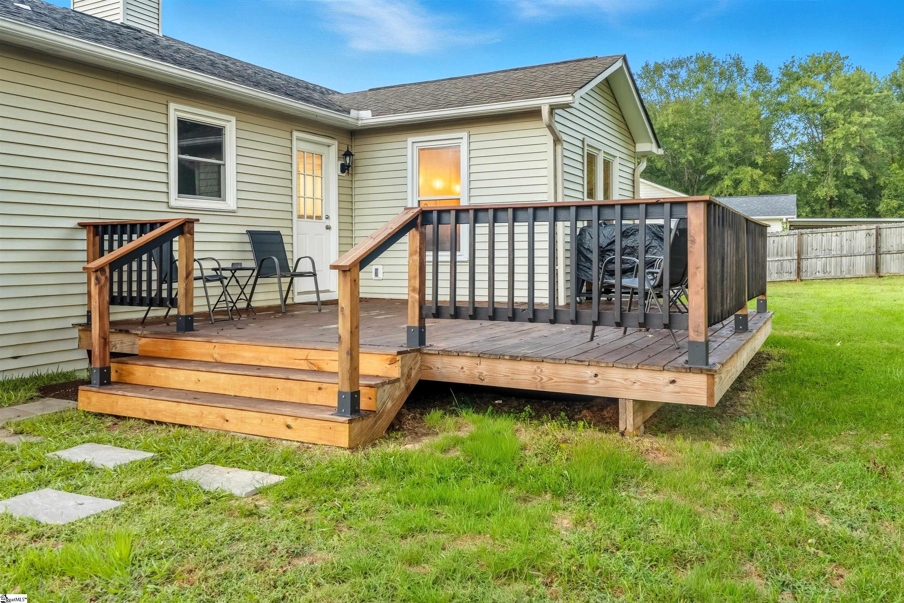 146 W McElhaney Road Taylors, SC 29687