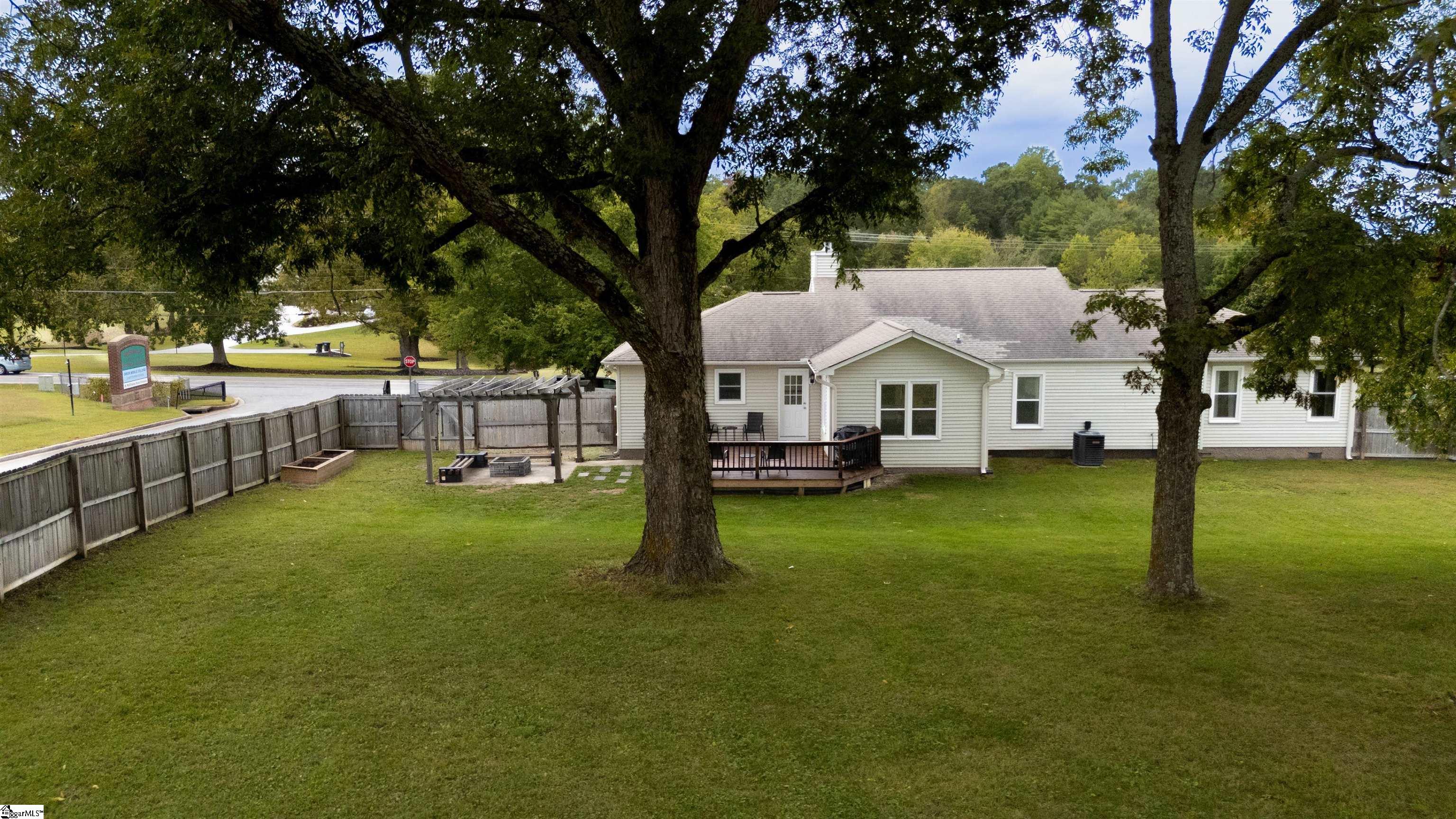 146 W McElhaney Road Taylors, SC 29687