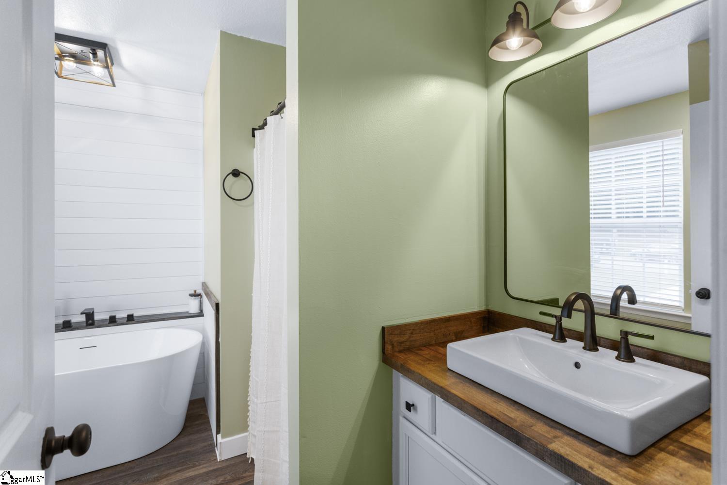 102 Lochenshire Place Belton, SC 29627