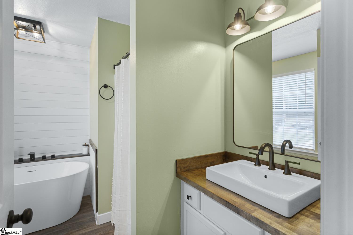 102 Lochenshire Place Belton, SC 29627