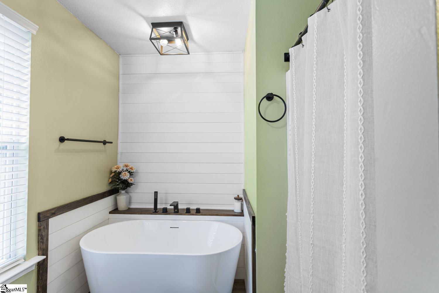 102 Lochenshire Place Belton, SC 29627