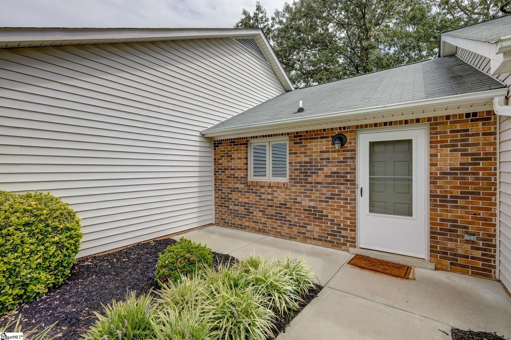 208 Creek Forest Drive Greenville, SC 29615-5302