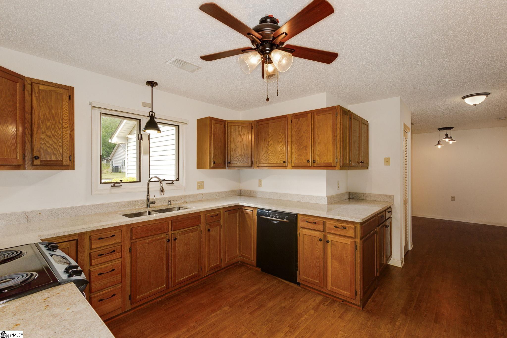 208 Creek Forest Drive Greenville, SC 29615-5302
