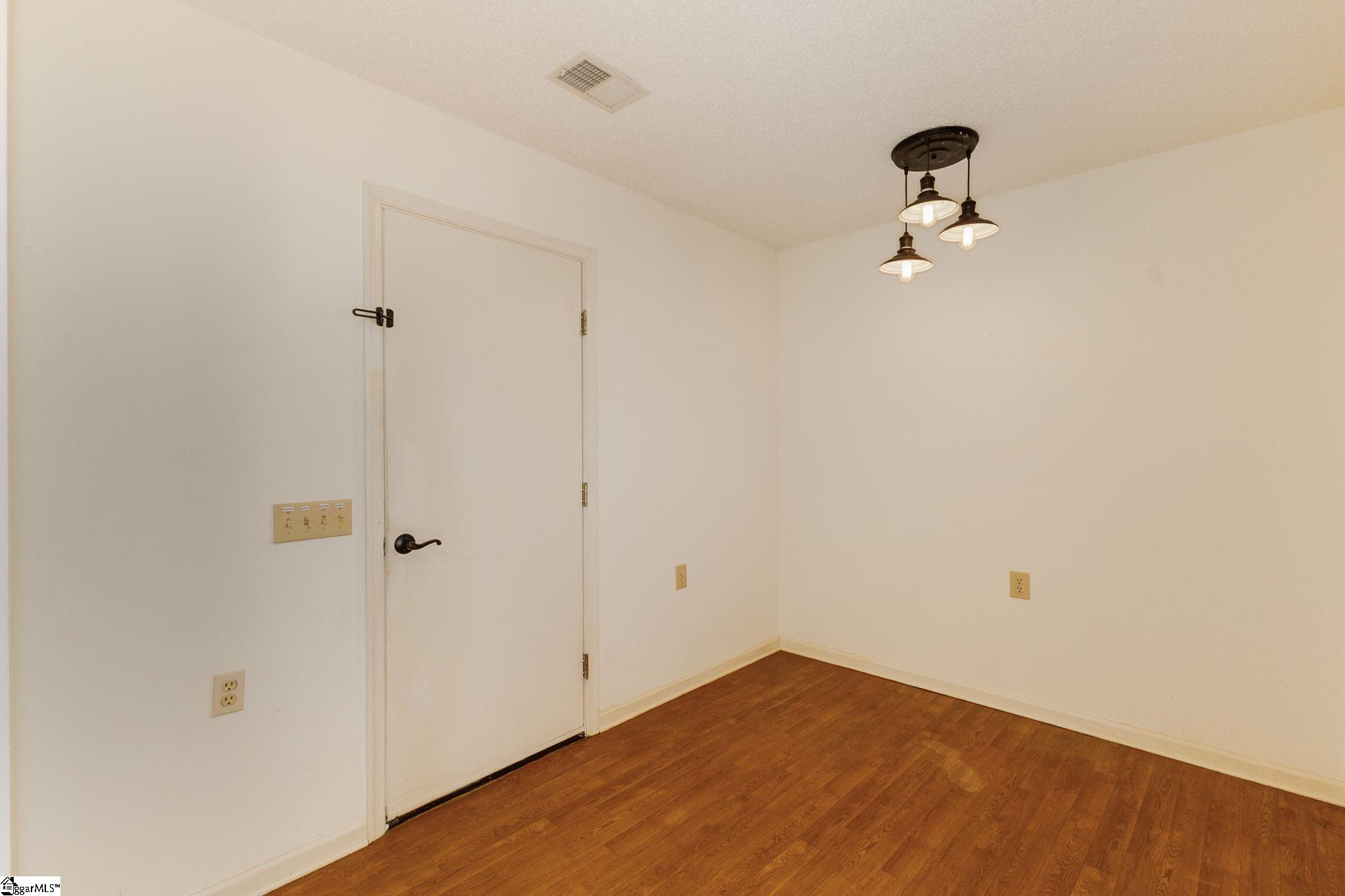 208 Creek Forest Drive Greenville, SC 29615-5302