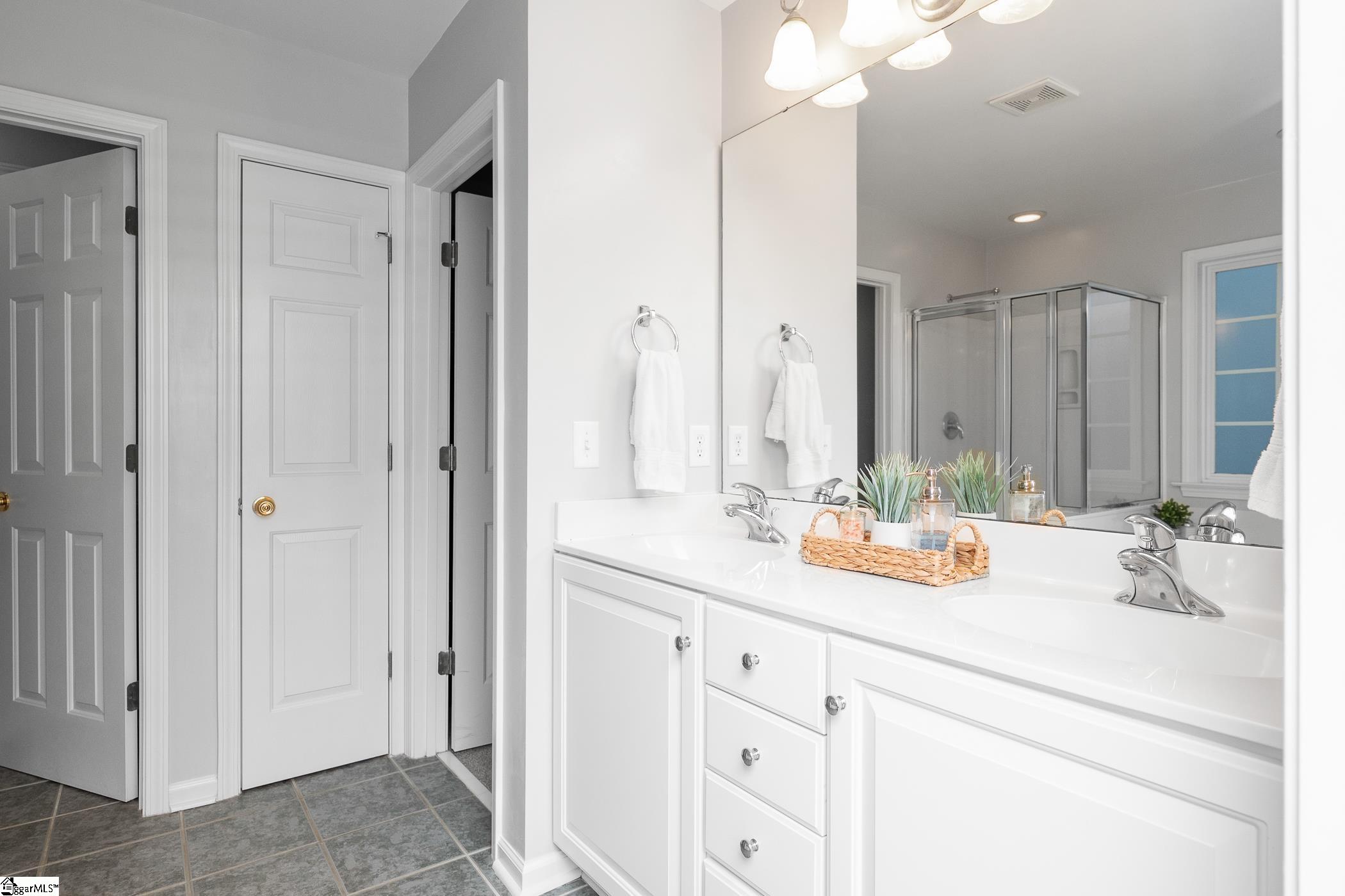 12 Crown Empire Court Simpsonville, SC 29681