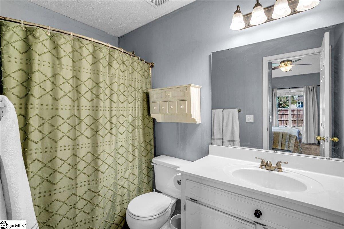 111 Autumnwood Way Simpsonville, SC 29681