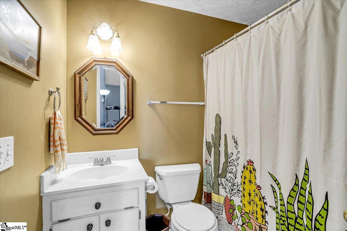 111 Autumnwood Way Simpsonville, SC 29681